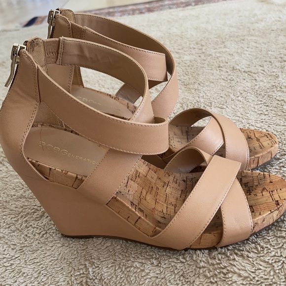 BCBGENERATION . Size 7/5. Color cream - Picture 4 of 6